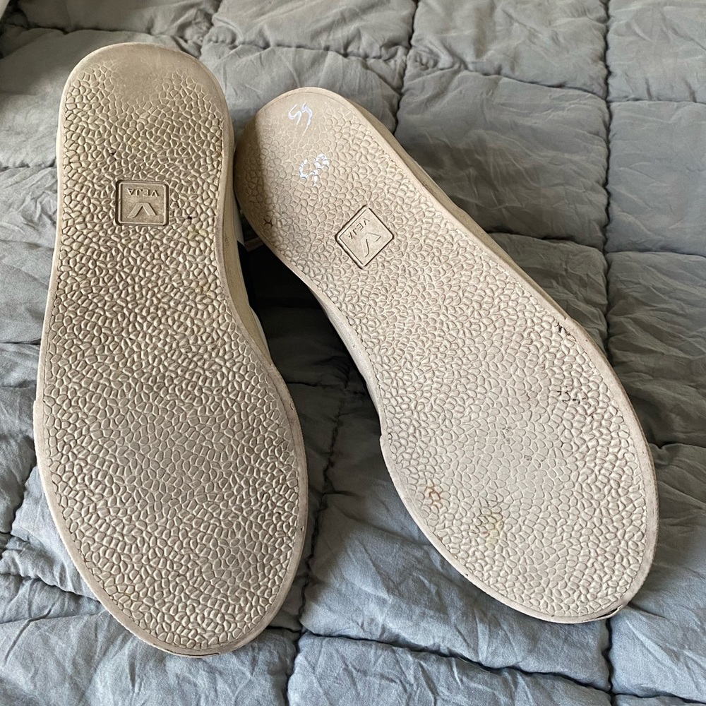 VEJA Campo Logo Sneakers - Picture 15 of 15